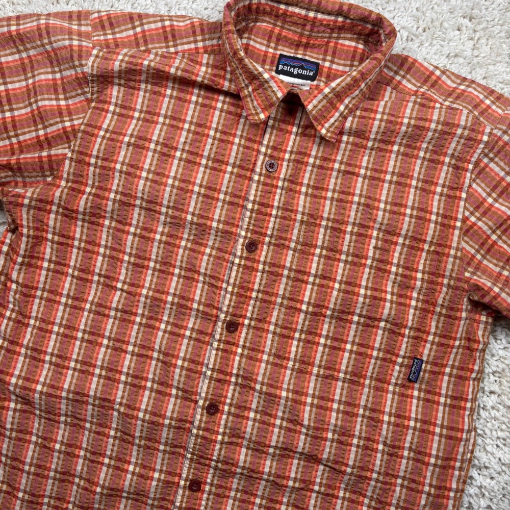 Patagonia Puckerware Shirt Mens Small Orange Plaid Seersucker SS Button Up